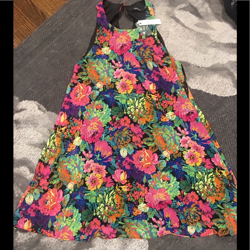 Bright pattern dress - Picture 2 of 4